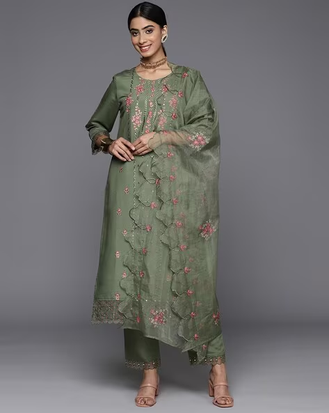 Women Embroidered Straight Kurta Suit Set