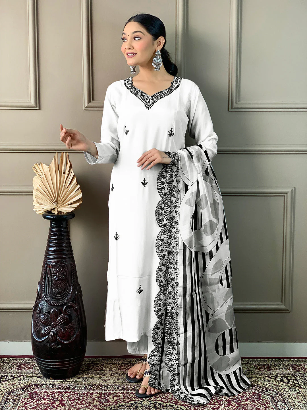 WHITE CHANDERY VISCOS EMBROIDERED KURTA SET