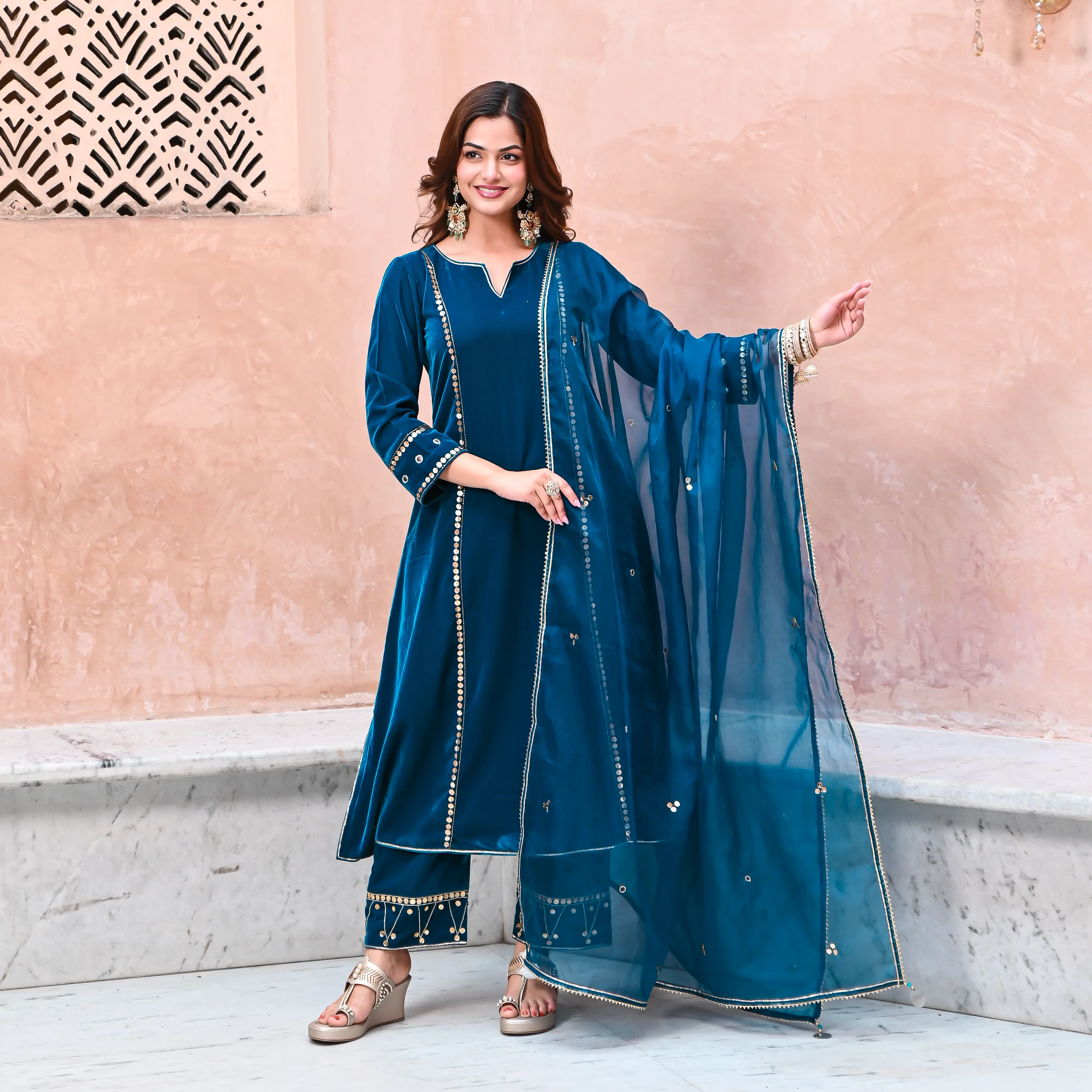 VELVET KURTA SET