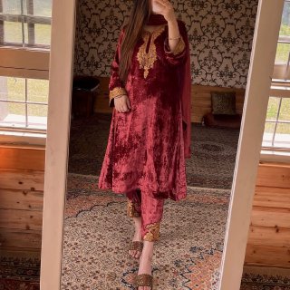 Đěsigner Party Wear Look Heavy Pure Viscose Velvet Top Bottom & Dupatta Set