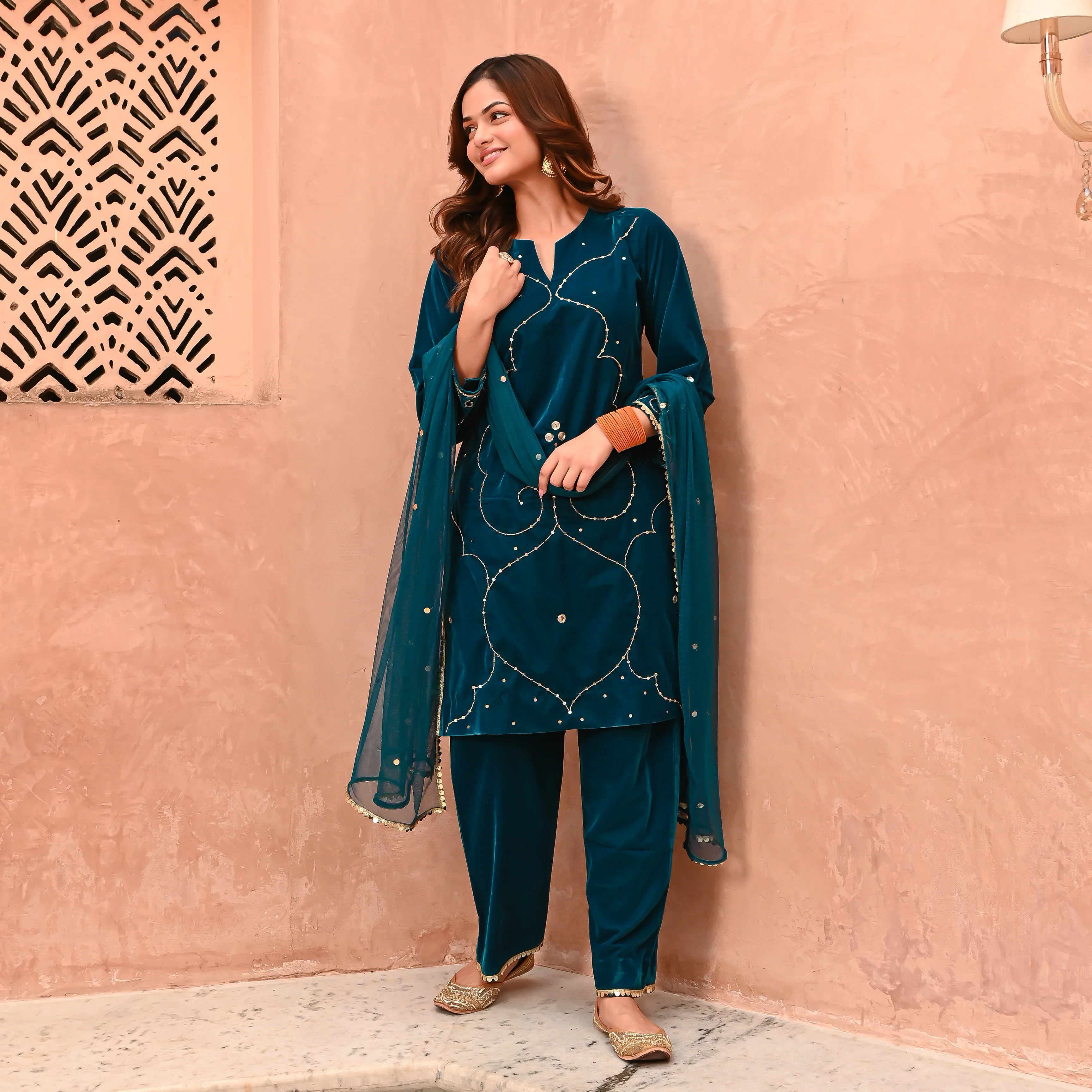 VELVET KURTA SET