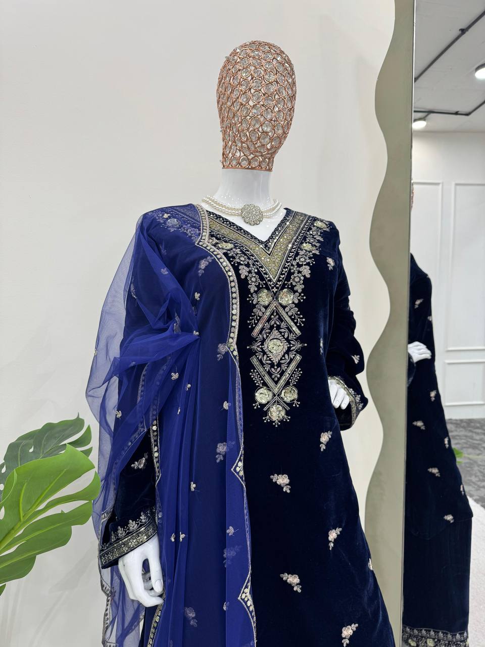 "Blue Viscose Velvet Kurta Set: Elegant and Luxurious Traditional Wear"