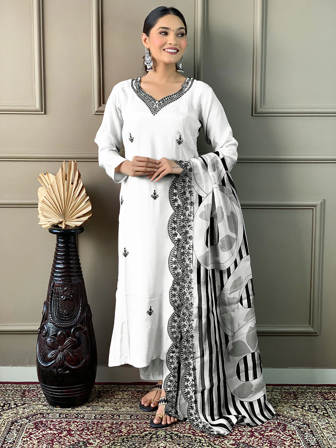 WHITE CHANDERY VISCOS EMBROIDERED KURTA SET