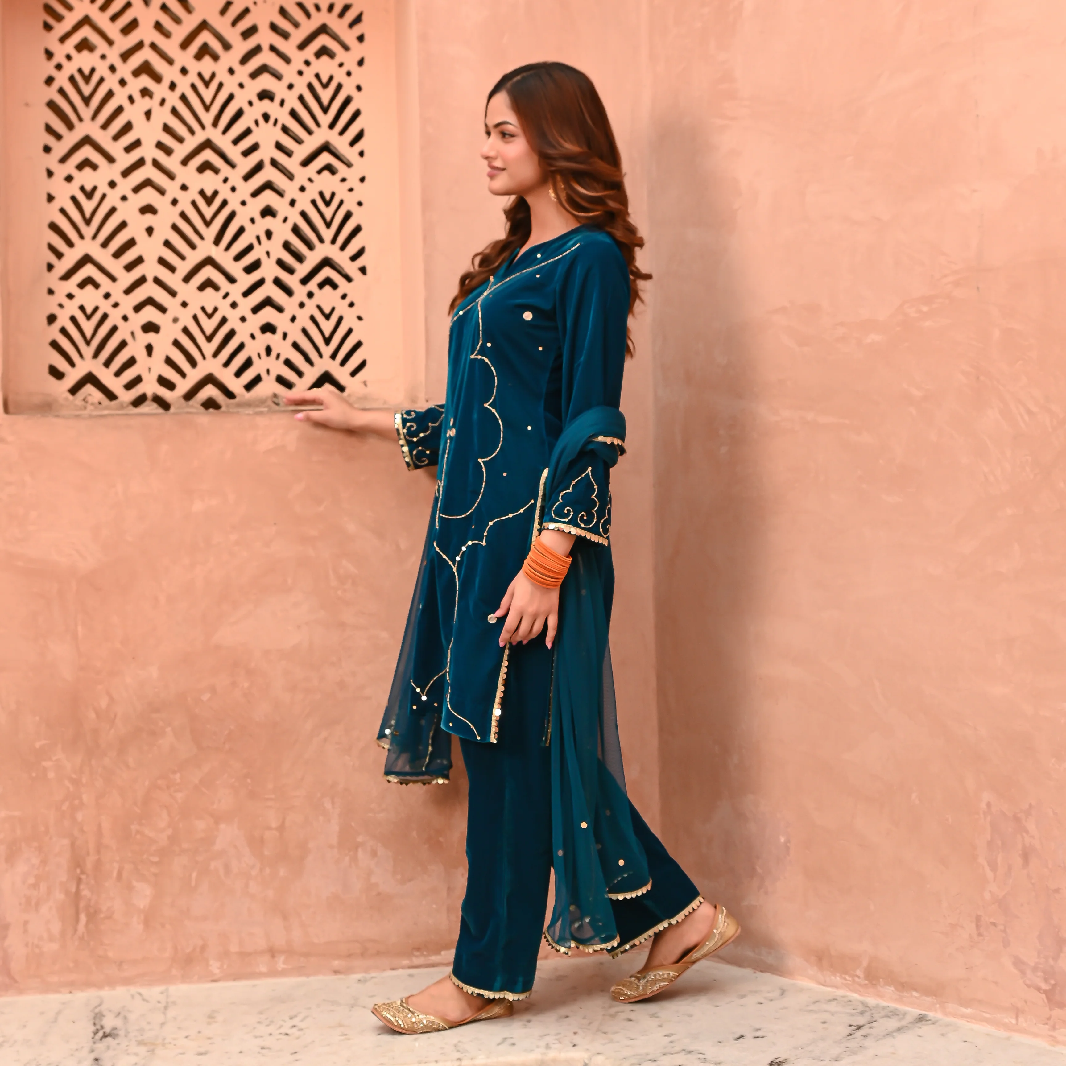 VELVET KURTA SET