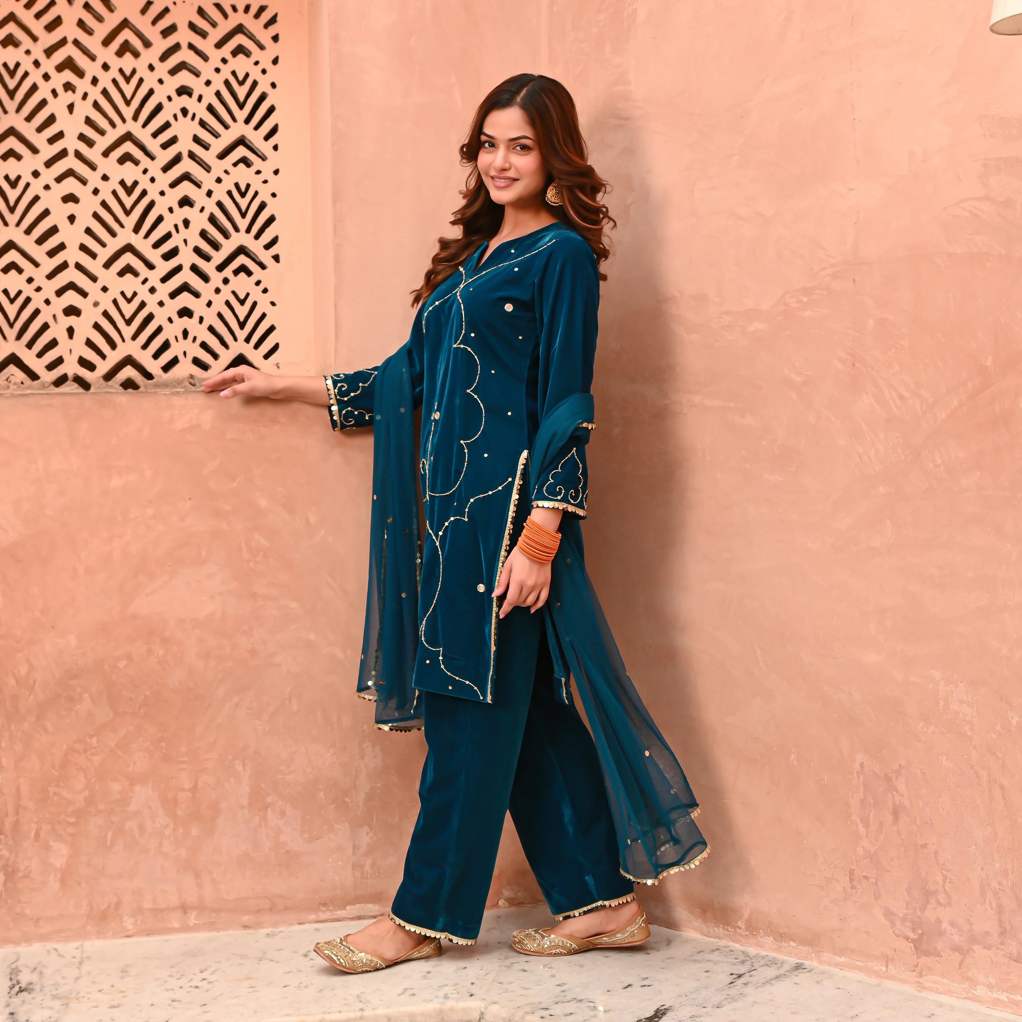 VELVET KURTA SET