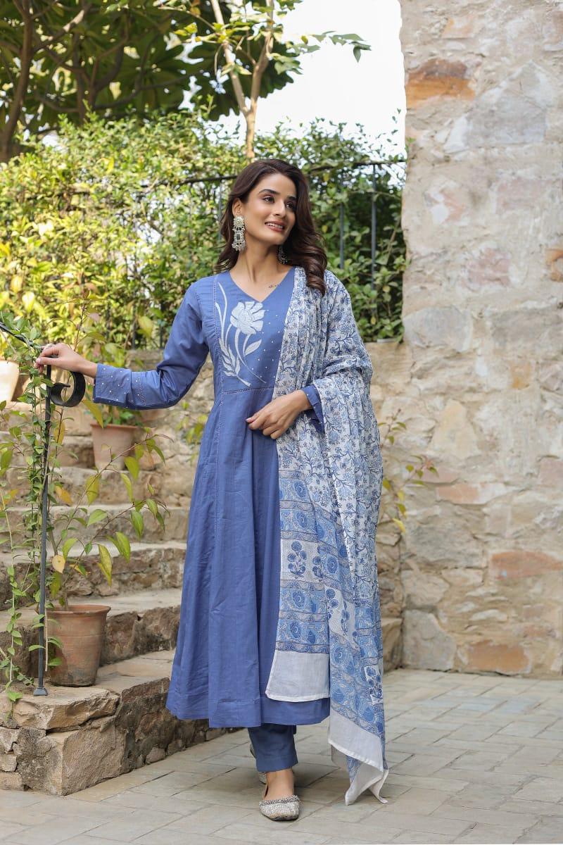 Get perfect casual yet classy look Premium cotton 60*60 kurti Paired up with pant and full dupatta