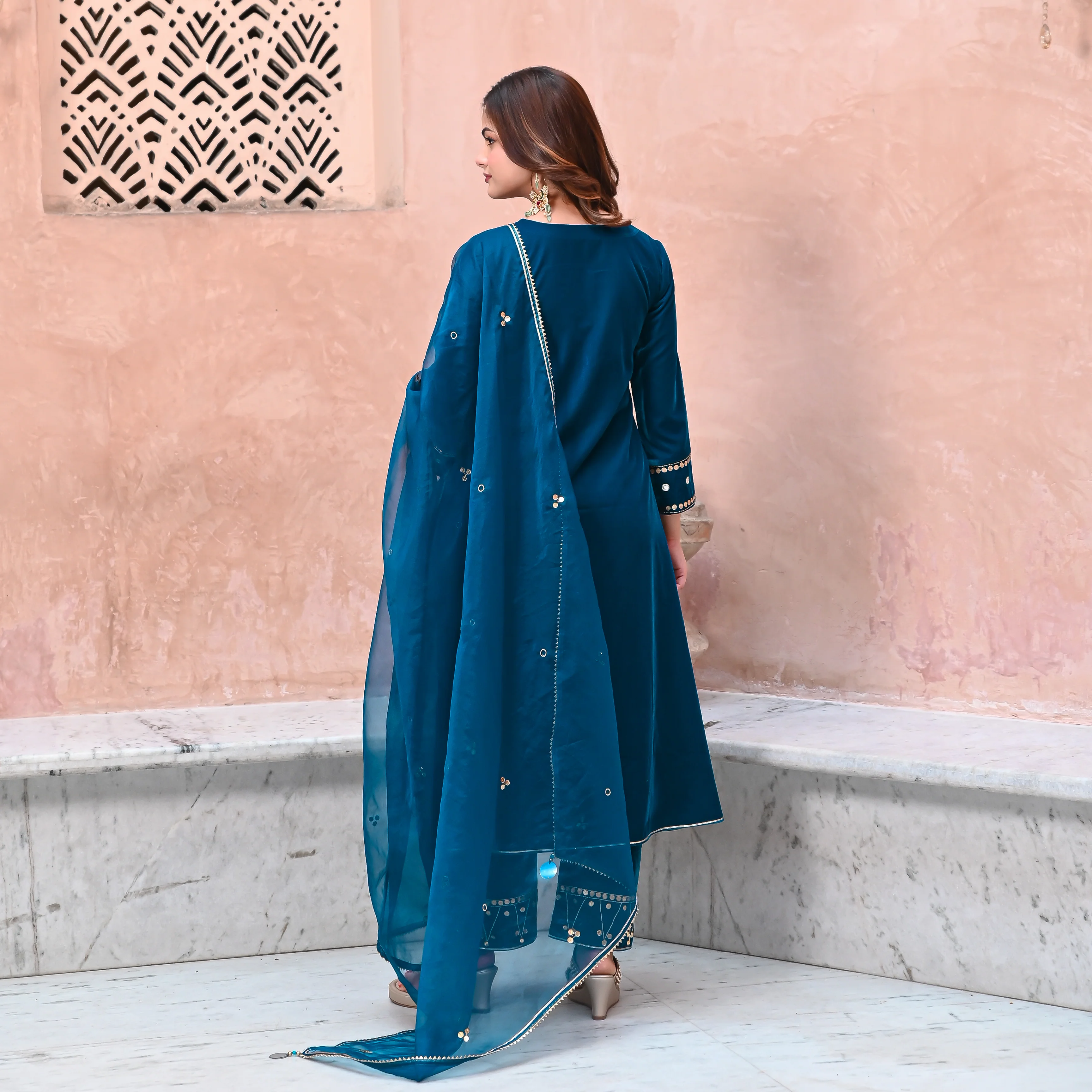 VELVET KURTA SET