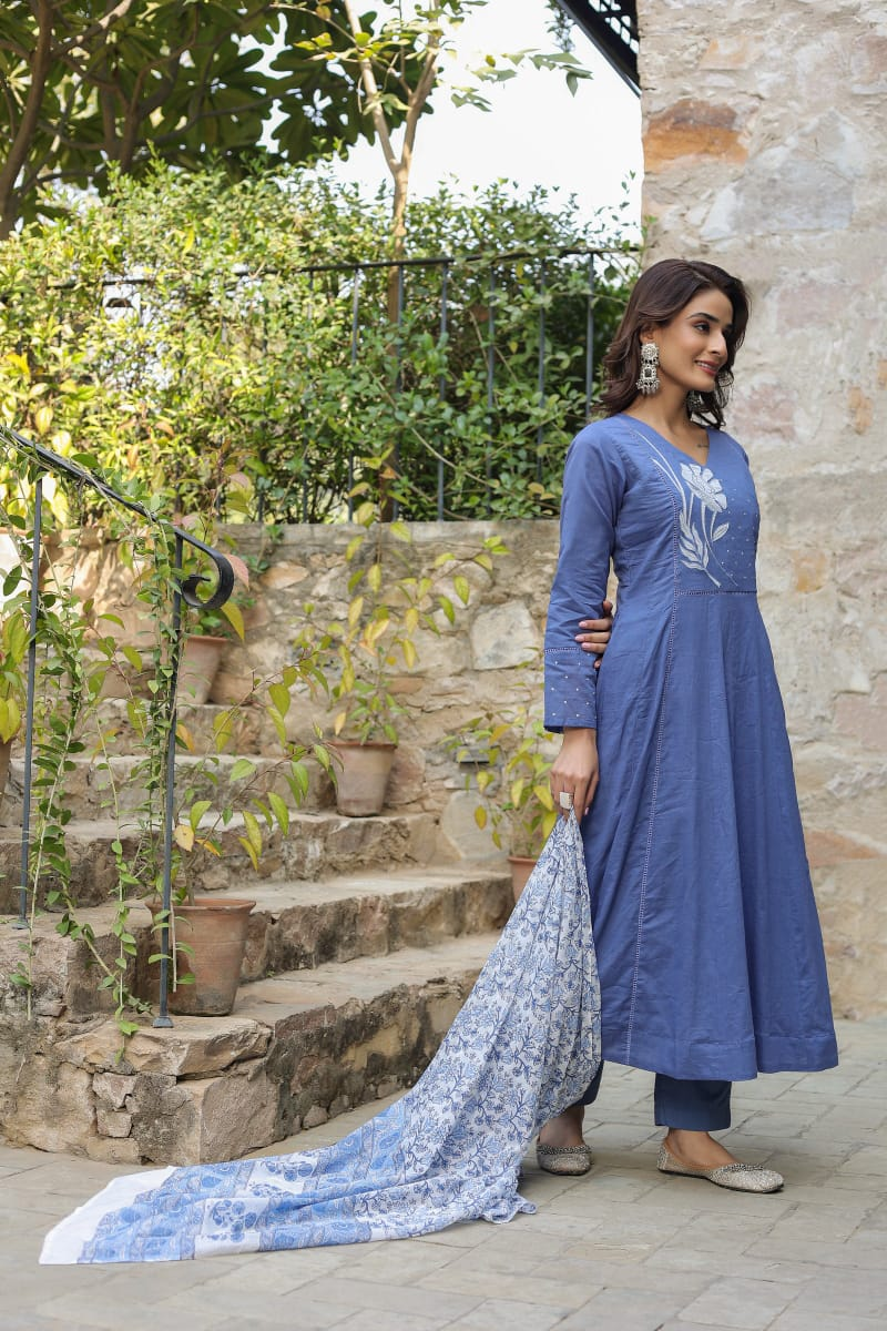 Get perfect casual yet classy look Premium cotton 60*60 kurti Paired up with pant and full dupatta